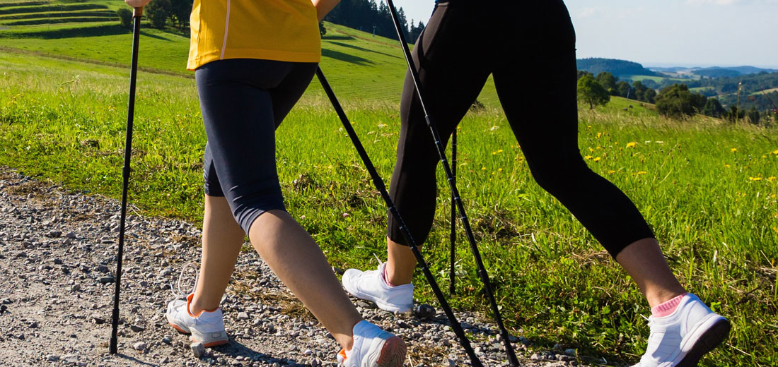 Mantieni la linea con il nordic walking